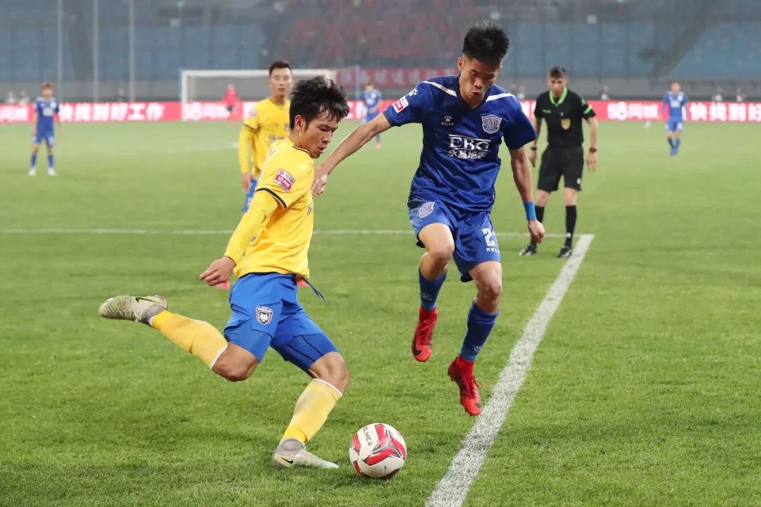  马赛德比战火药味十足，红牌出现改变比赛走势